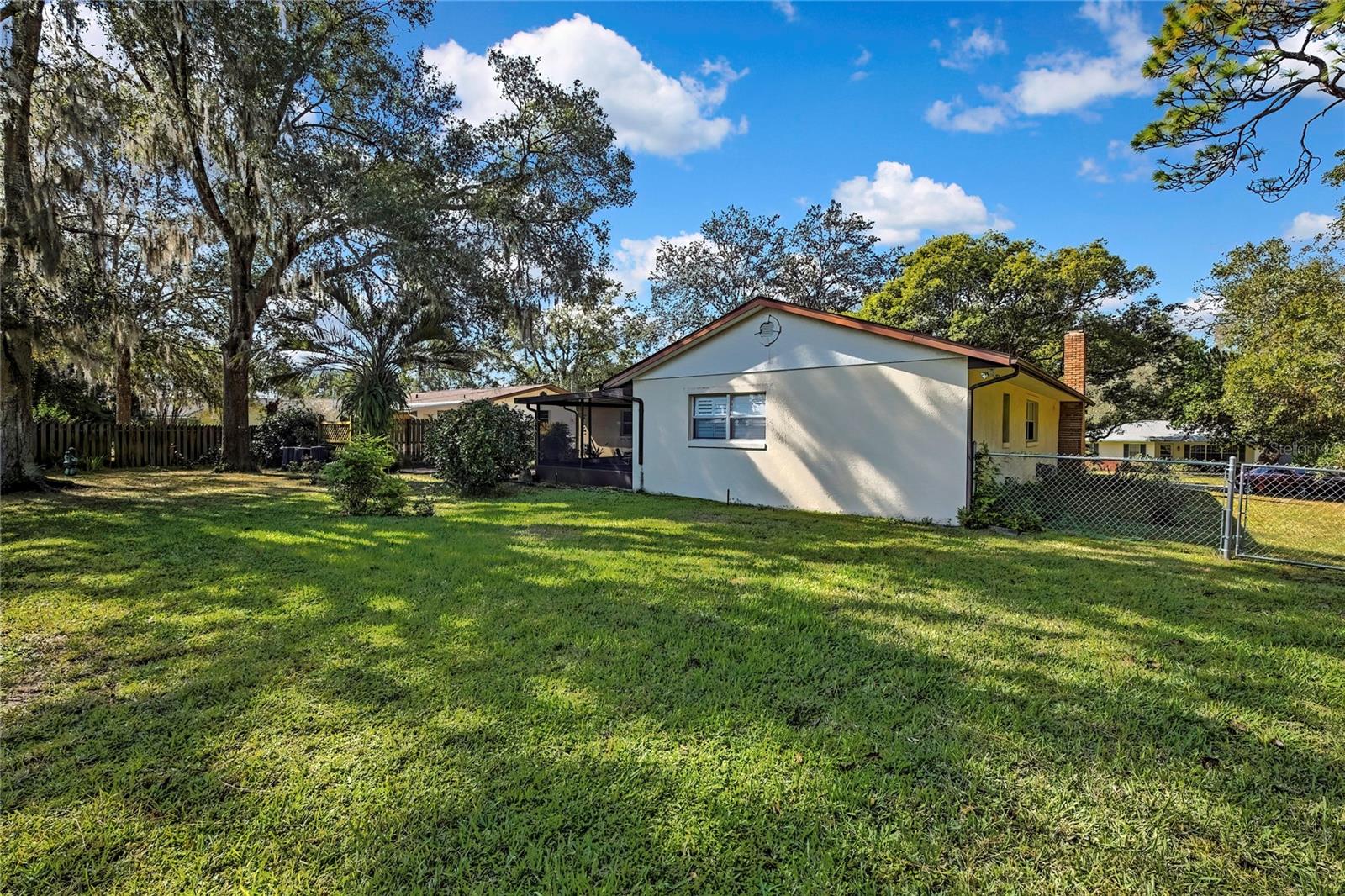 Image 10 of 33 For 620 Whitney Avenue