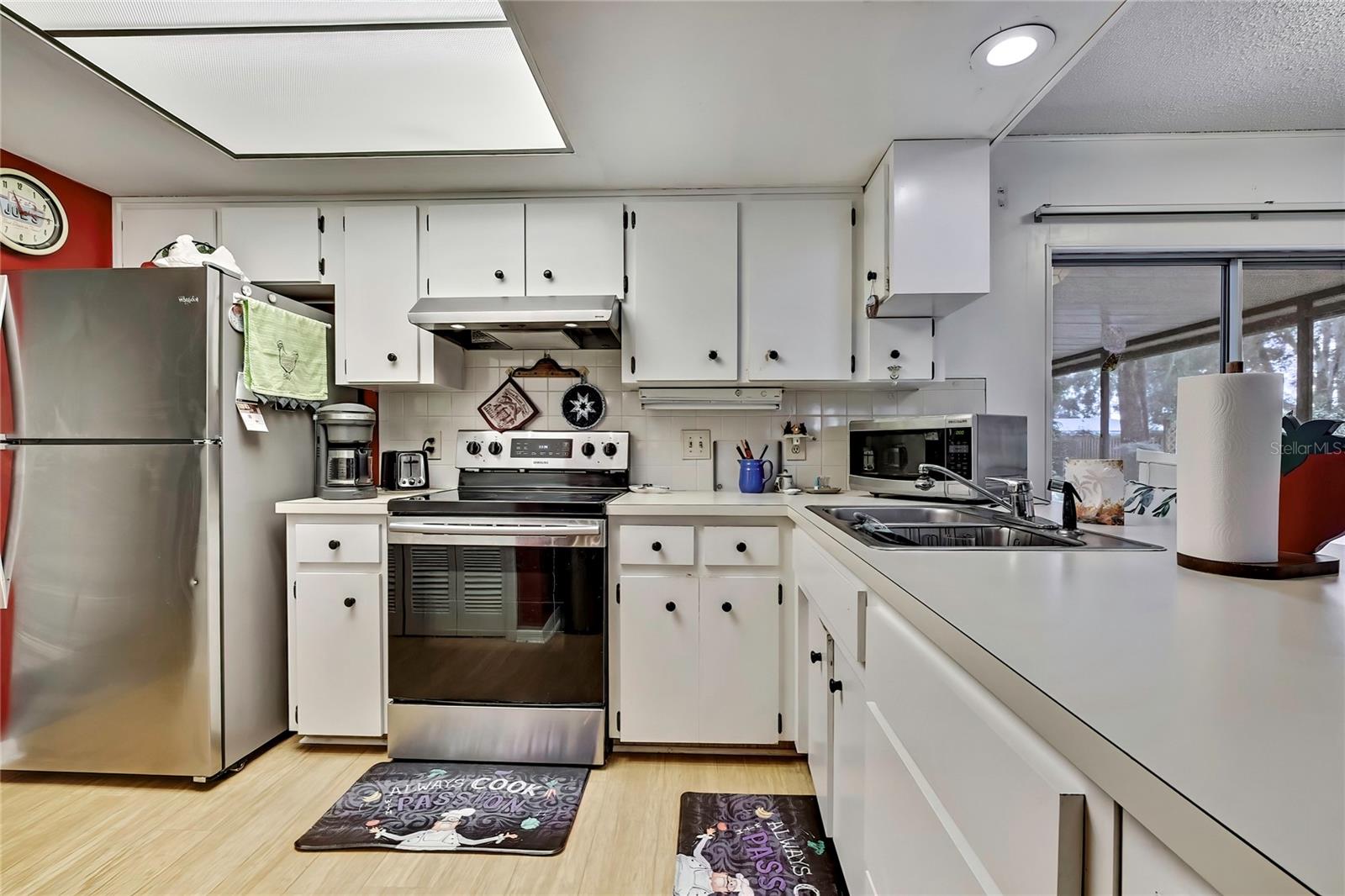 Image 19 of 33 For 620 Whitney Avenue