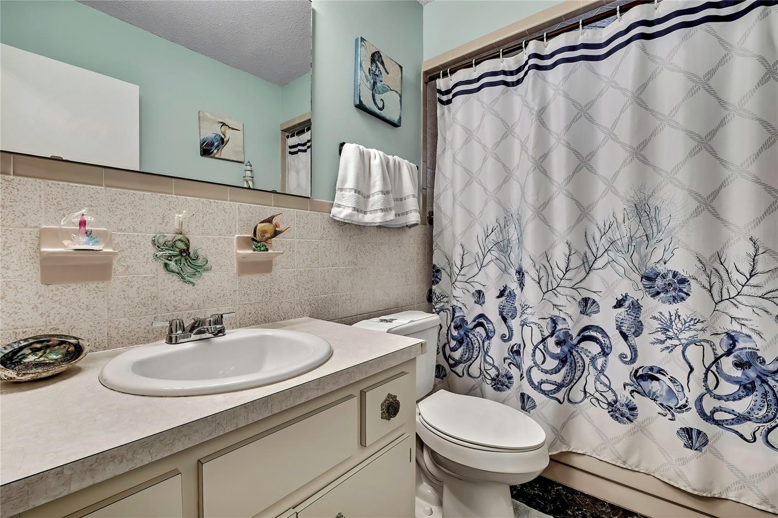 Image 26 of 33 For 620 Whitney Avenue