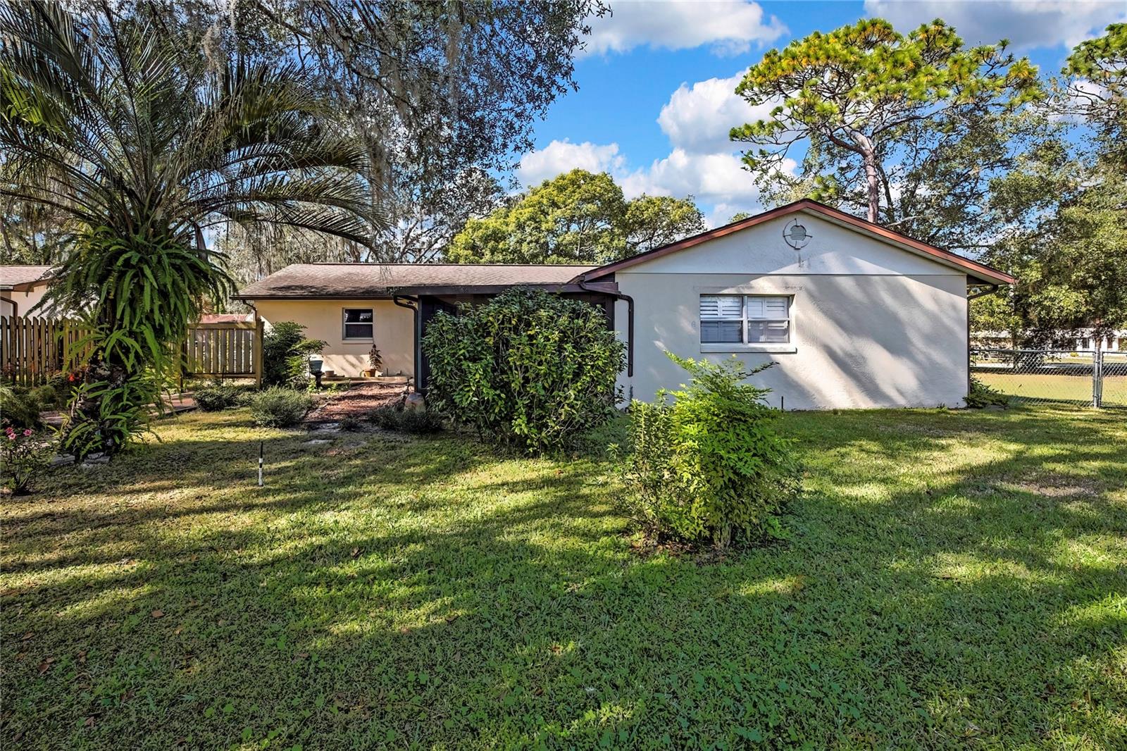 Image 4 of 33 For 620 Whitney Avenue