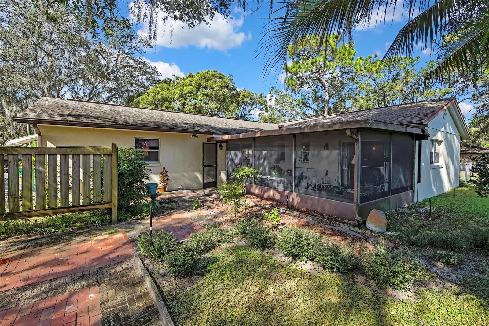 Image 5 of 33 For 620 Whitney Avenue