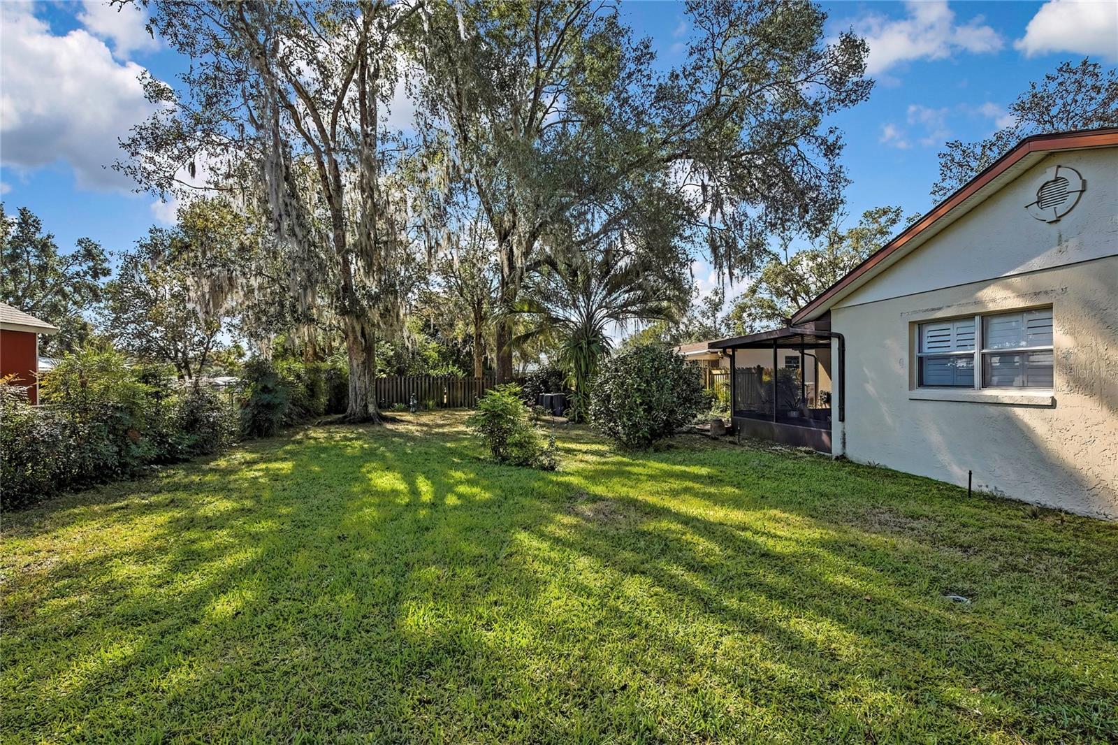 Image 9 of 33 For 620 Whitney Avenue