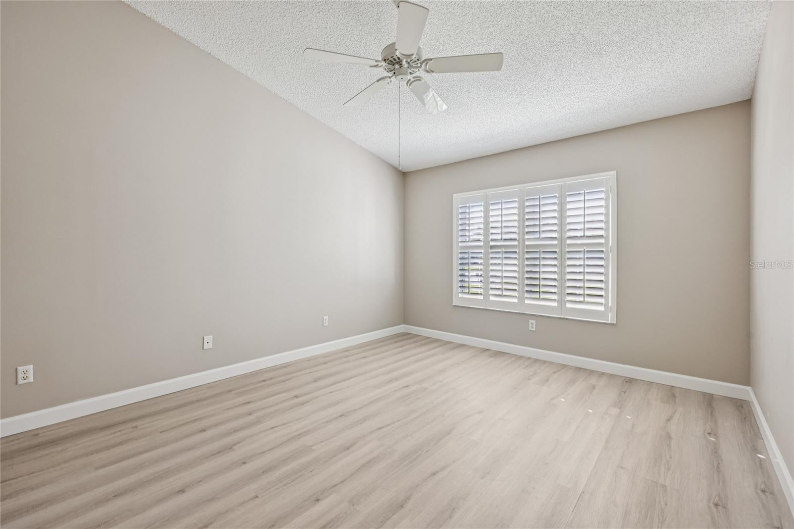 Image 12 of 33 For 25327 Hibiscus Street