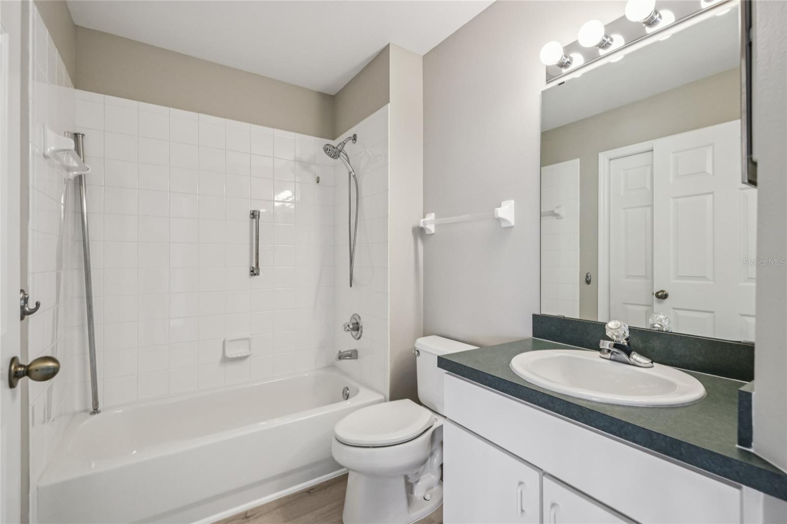 Image 18 of 33 For 25327 Hibiscus Street