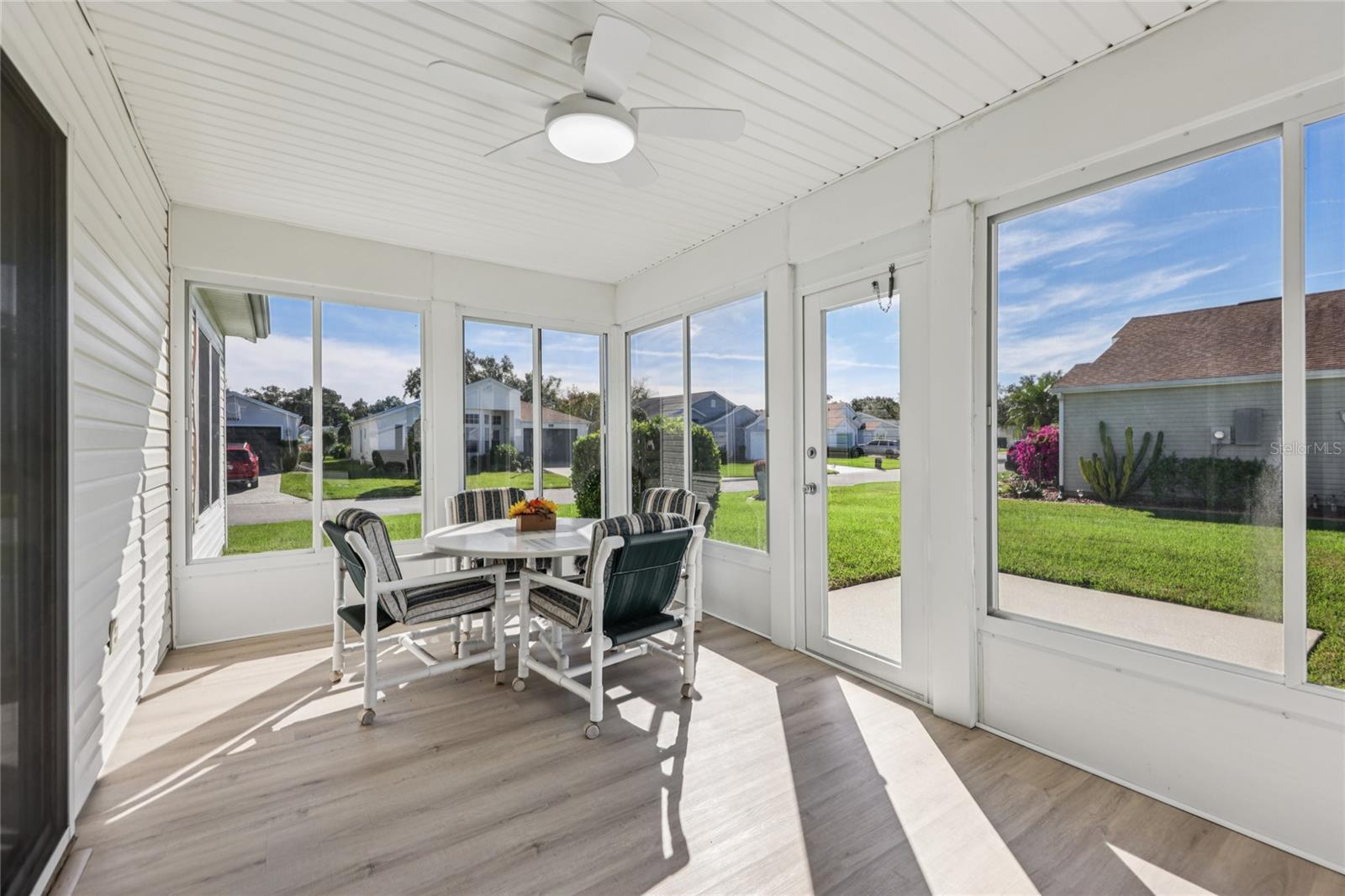 Image 19 of 33 For 25327 Hibiscus Street