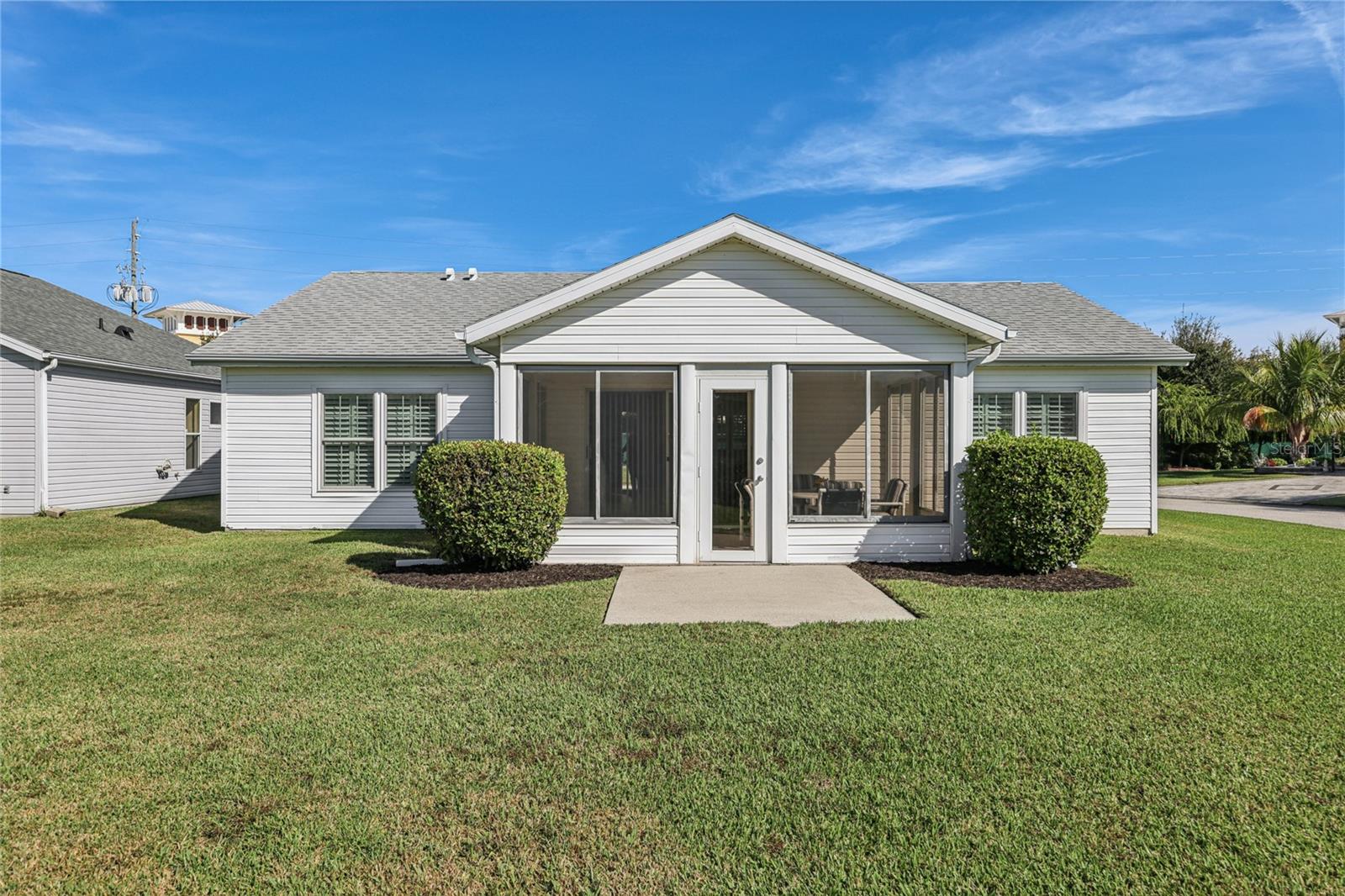 Image 21 of 33 For 25327 Hibiscus Street