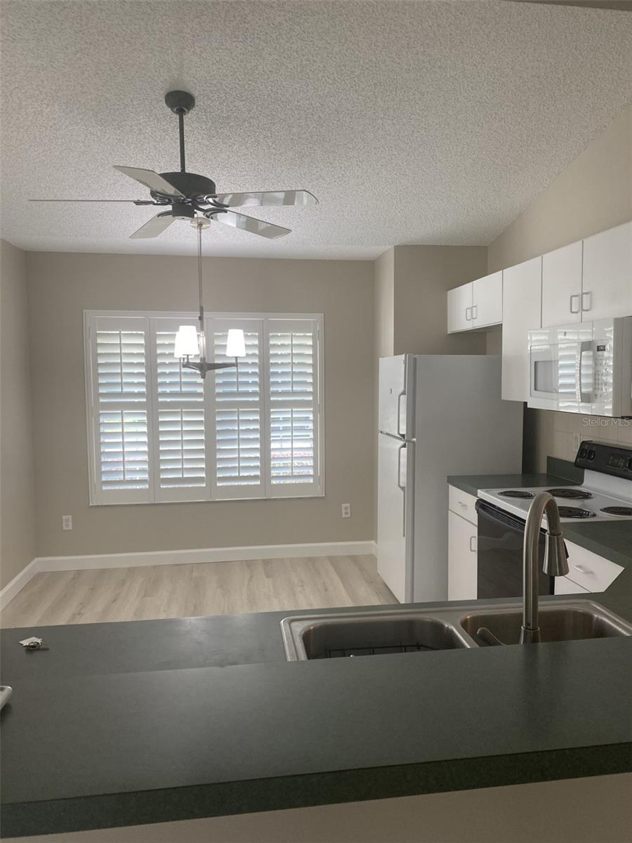 Image 3 of 33 For 25327 Hibiscus Street