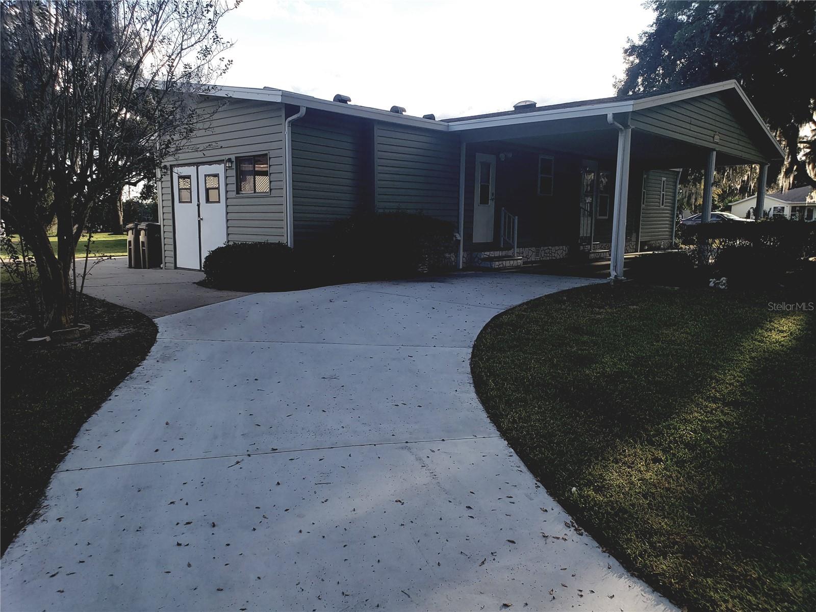 Image 2 of 41 For 25533 Belle Helene