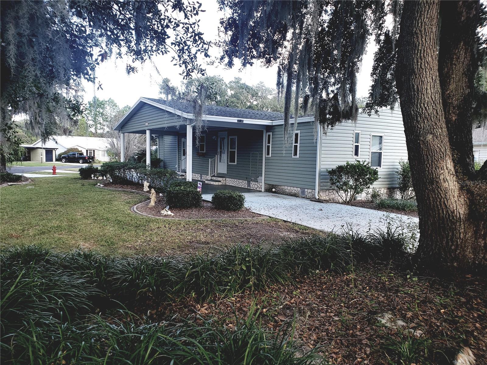 Image 3 of 41 For 25533 Belle Helene