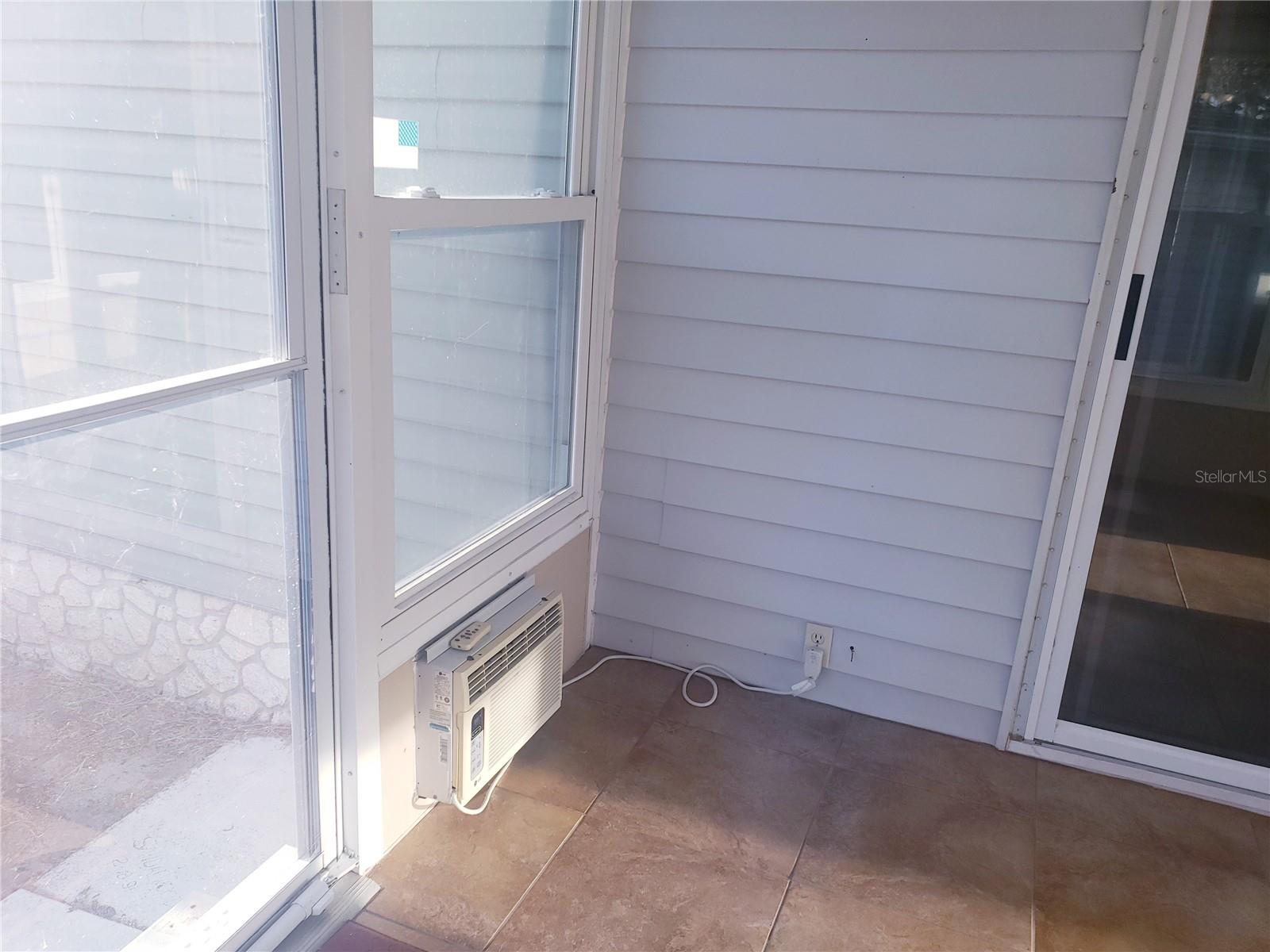 Image 36 of 41 For 25533 Belle Helene