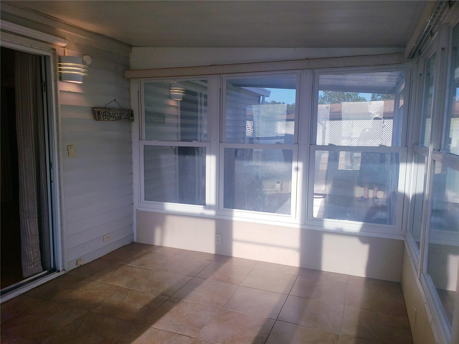 Image 38 of 41 For 25533 Belle Helene