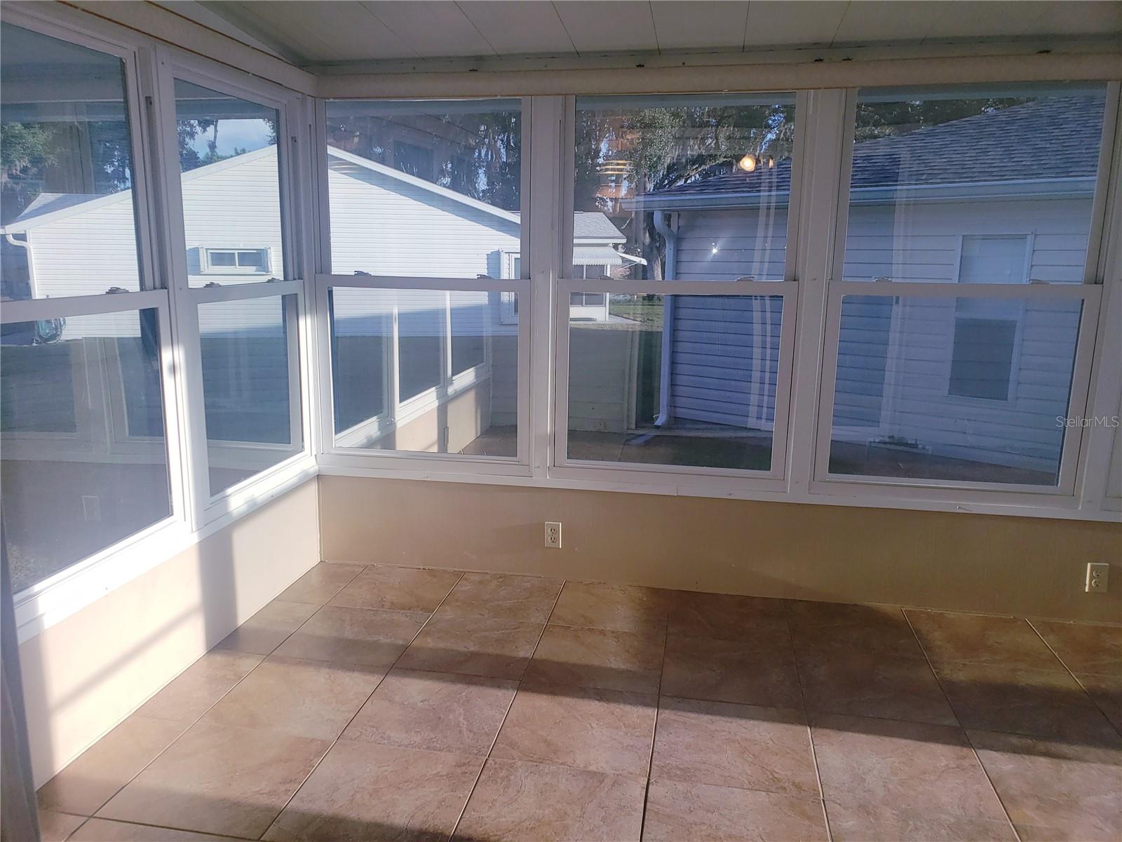 Image 40 of 41 For 25533 Belle Helene