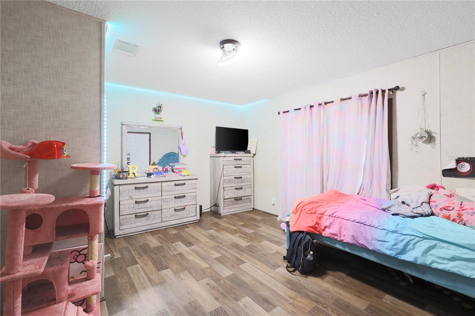 Image 11 of 19 For 177 Elm Street