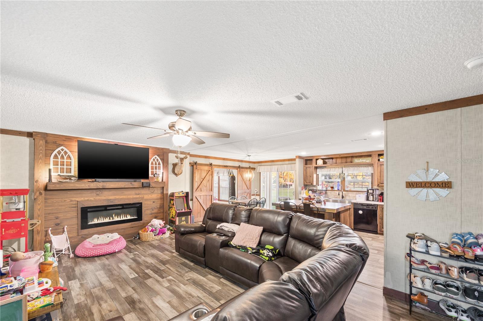 Image 4 of 19 For 177 Elm Street