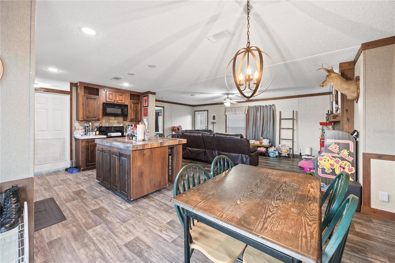 Image 7 of 19 For 177 Elm Street