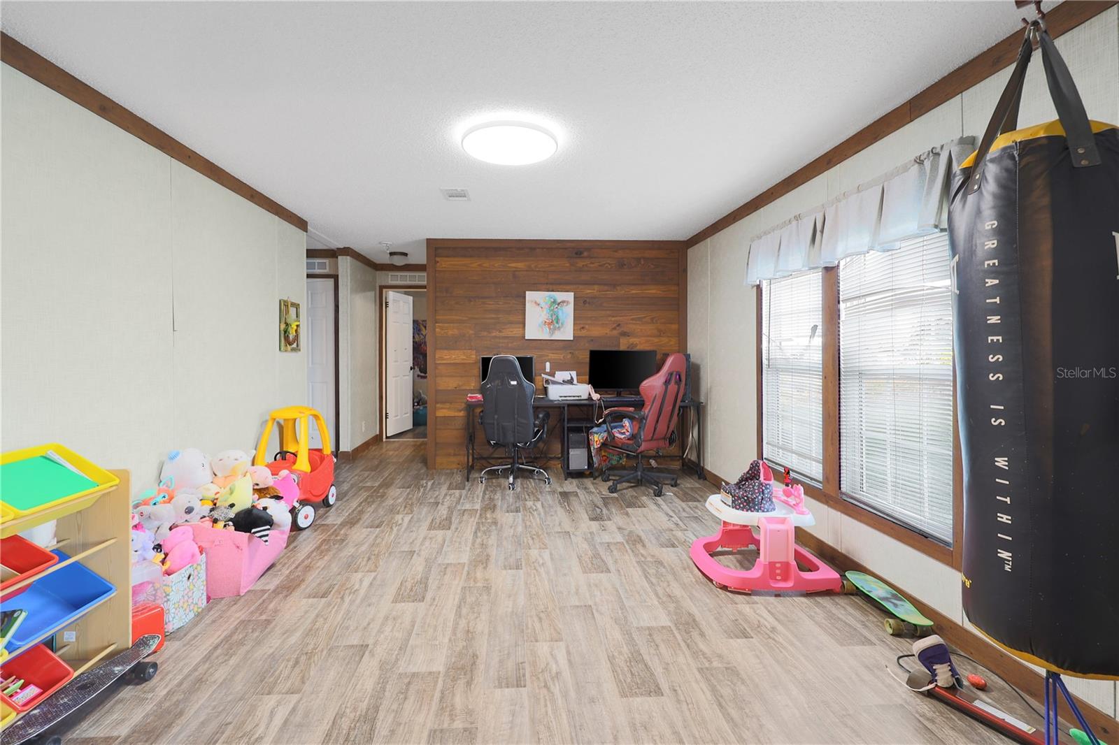 Image 8 of 19 For 177 Elm Street