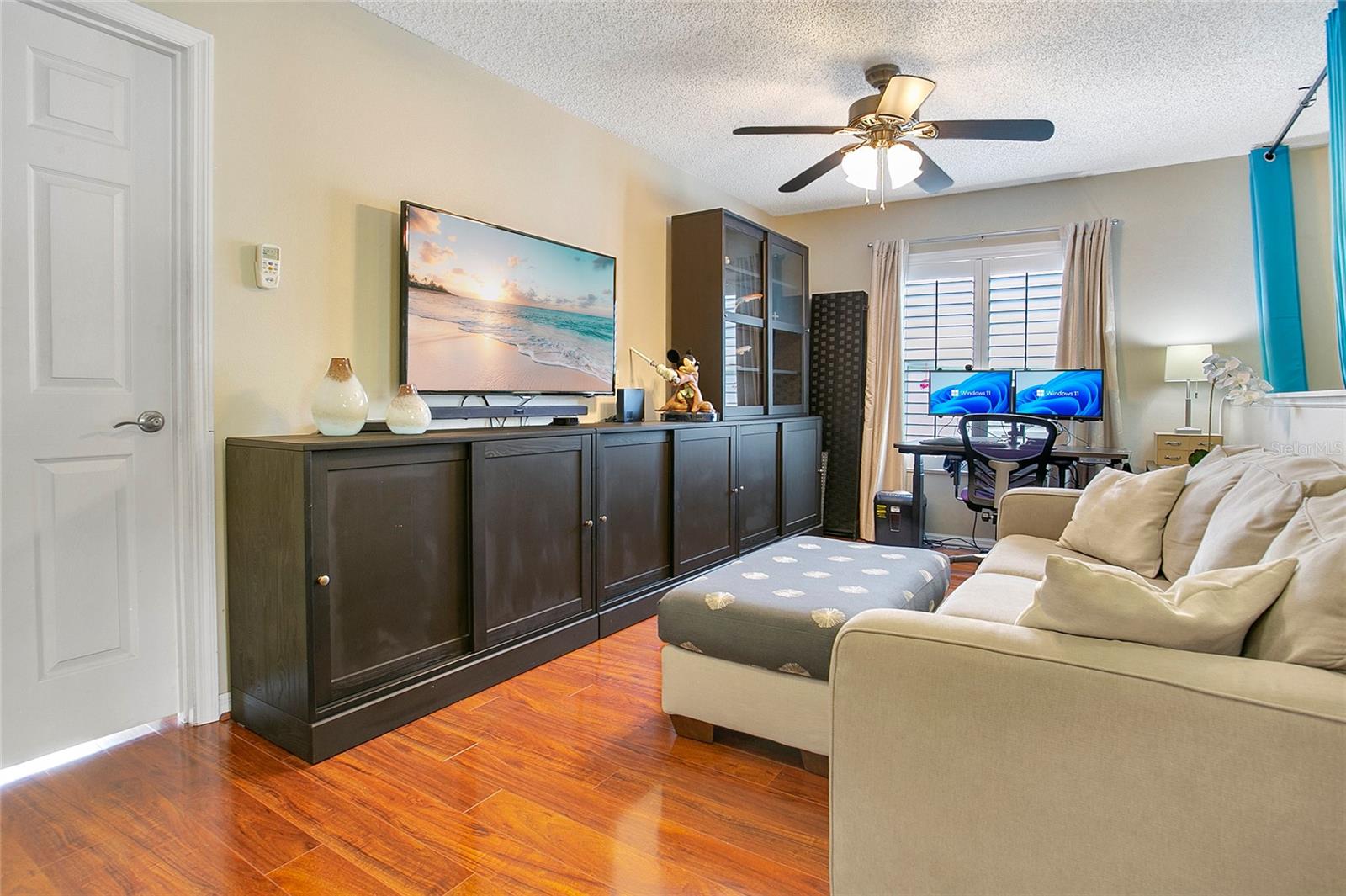 Image 18 of 38 For 1922 Sherbourne Street