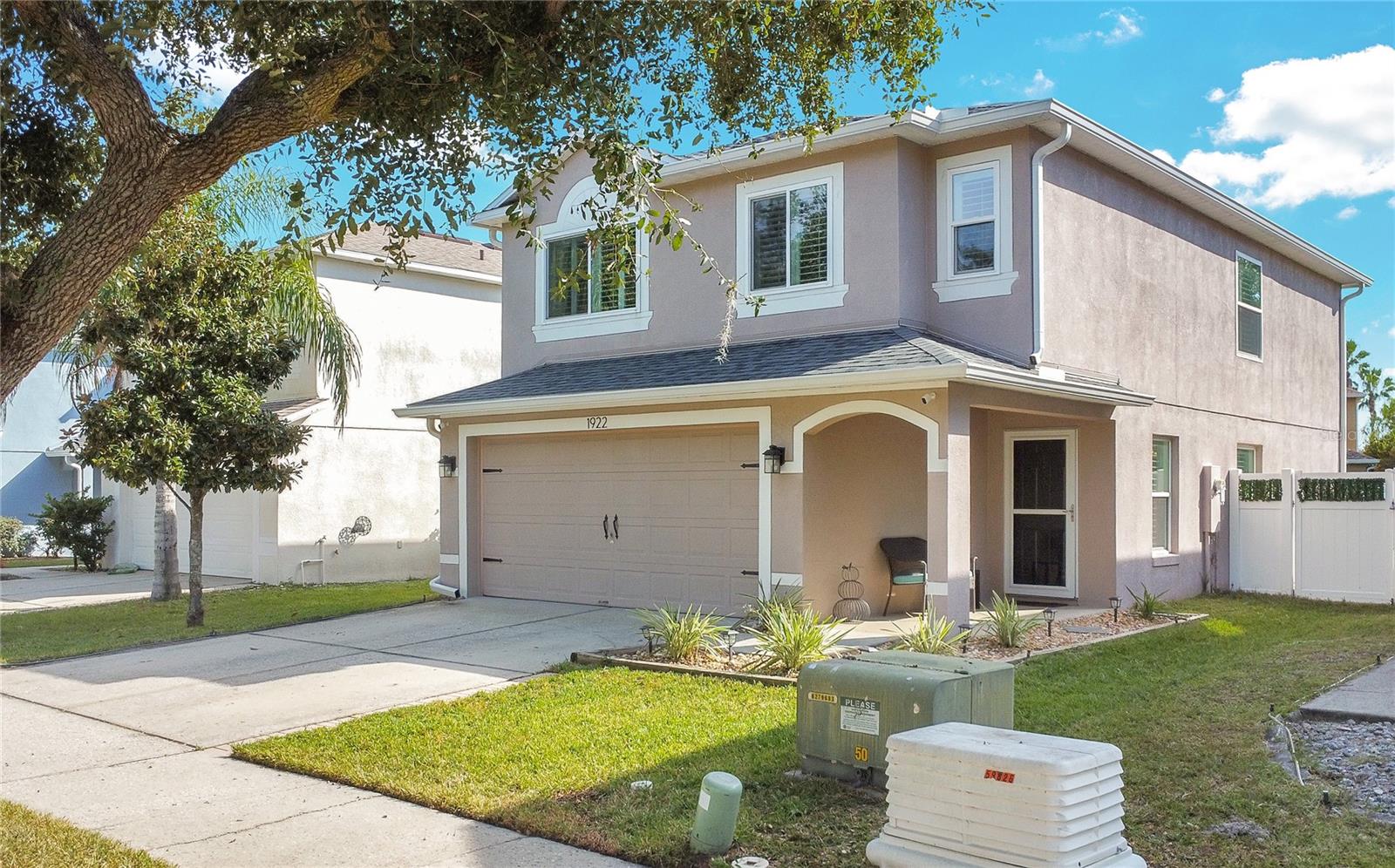 Image 2 of 38 For 1922 Sherbourne Street