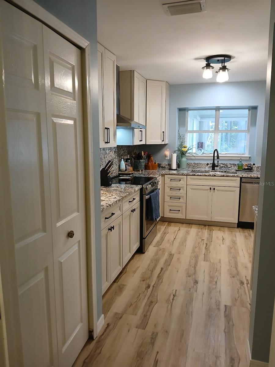 Image 15 of 31 For 10524 Innisbrook Drive