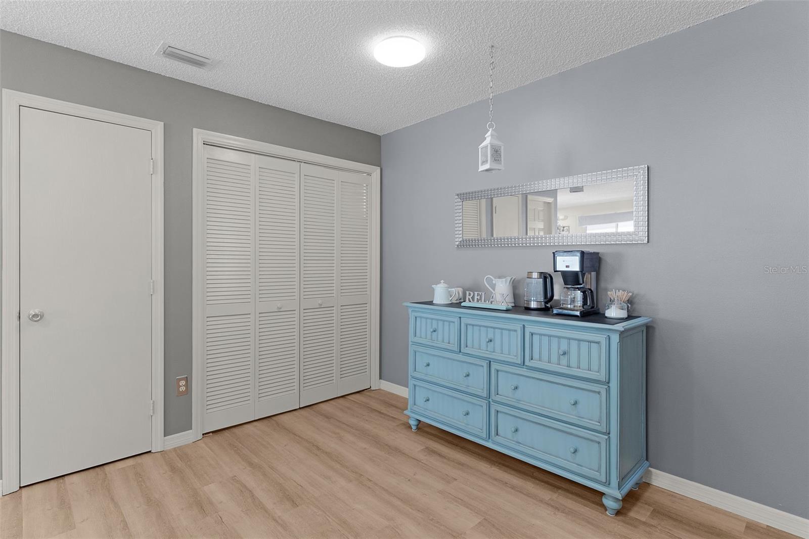 Image 20 of 44 For 2063 Thornton Terrace