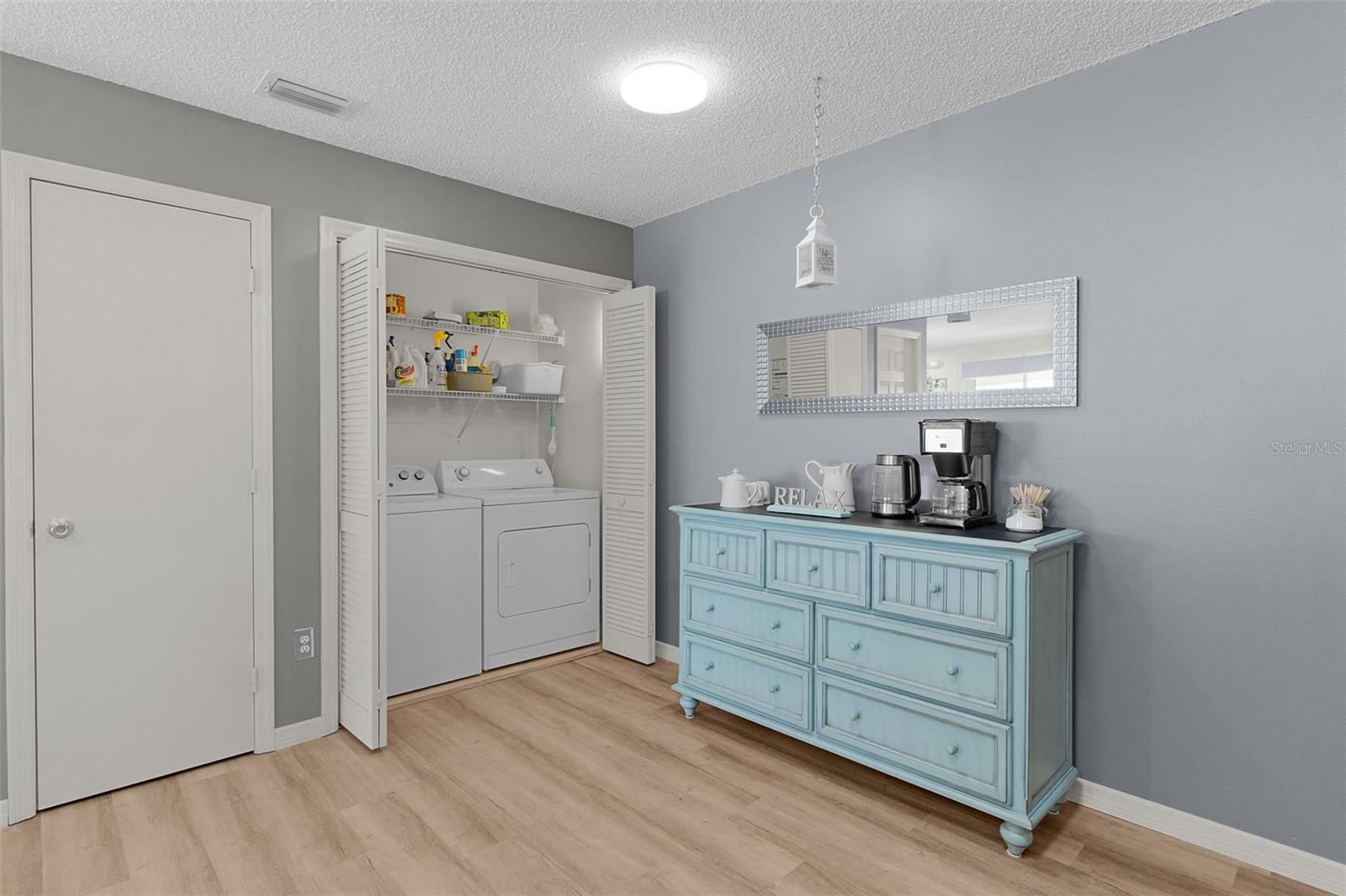 Image 21 of 44 For 2063 Thornton Terrace