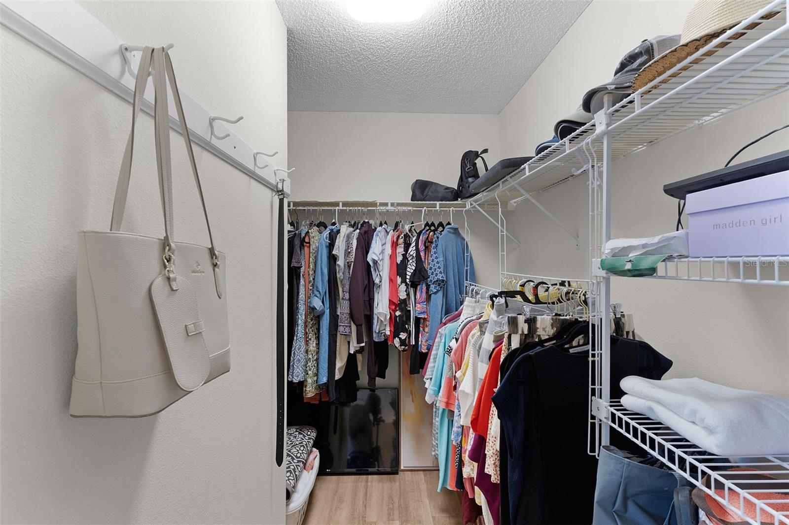 Image 27 of 44 For 2063 Thornton Terrace