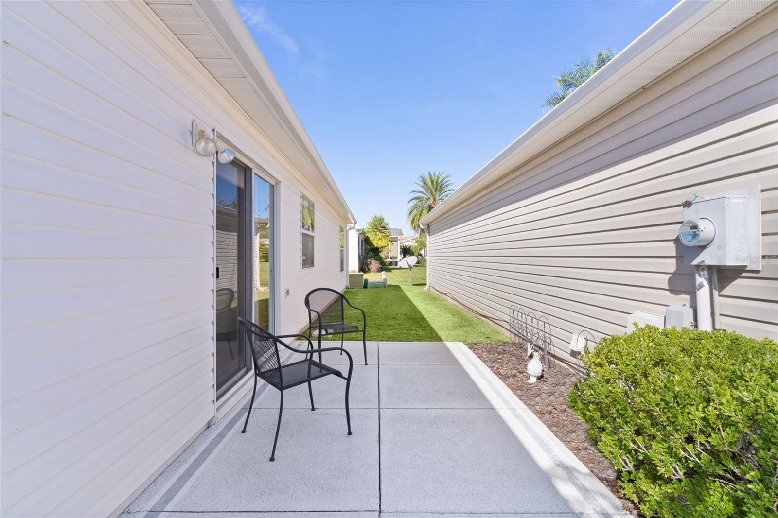 Image 31 of 44 For 2063 Thornton Terrace