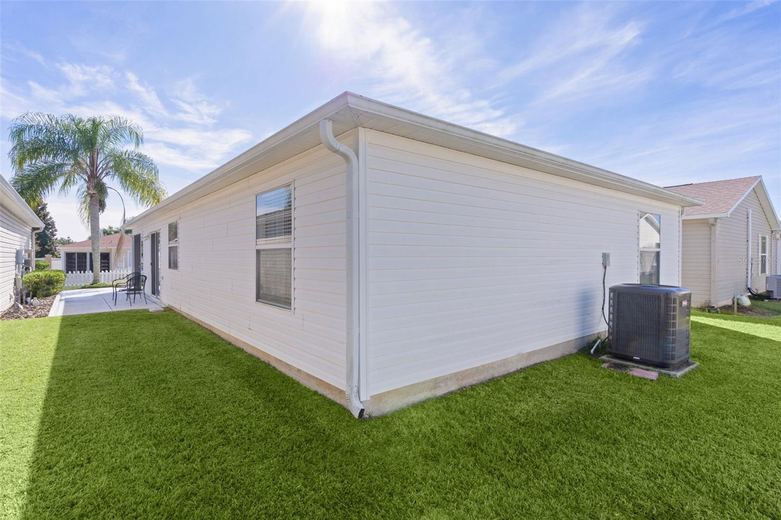 Image 33 of 44 For 2063 Thornton Terrace