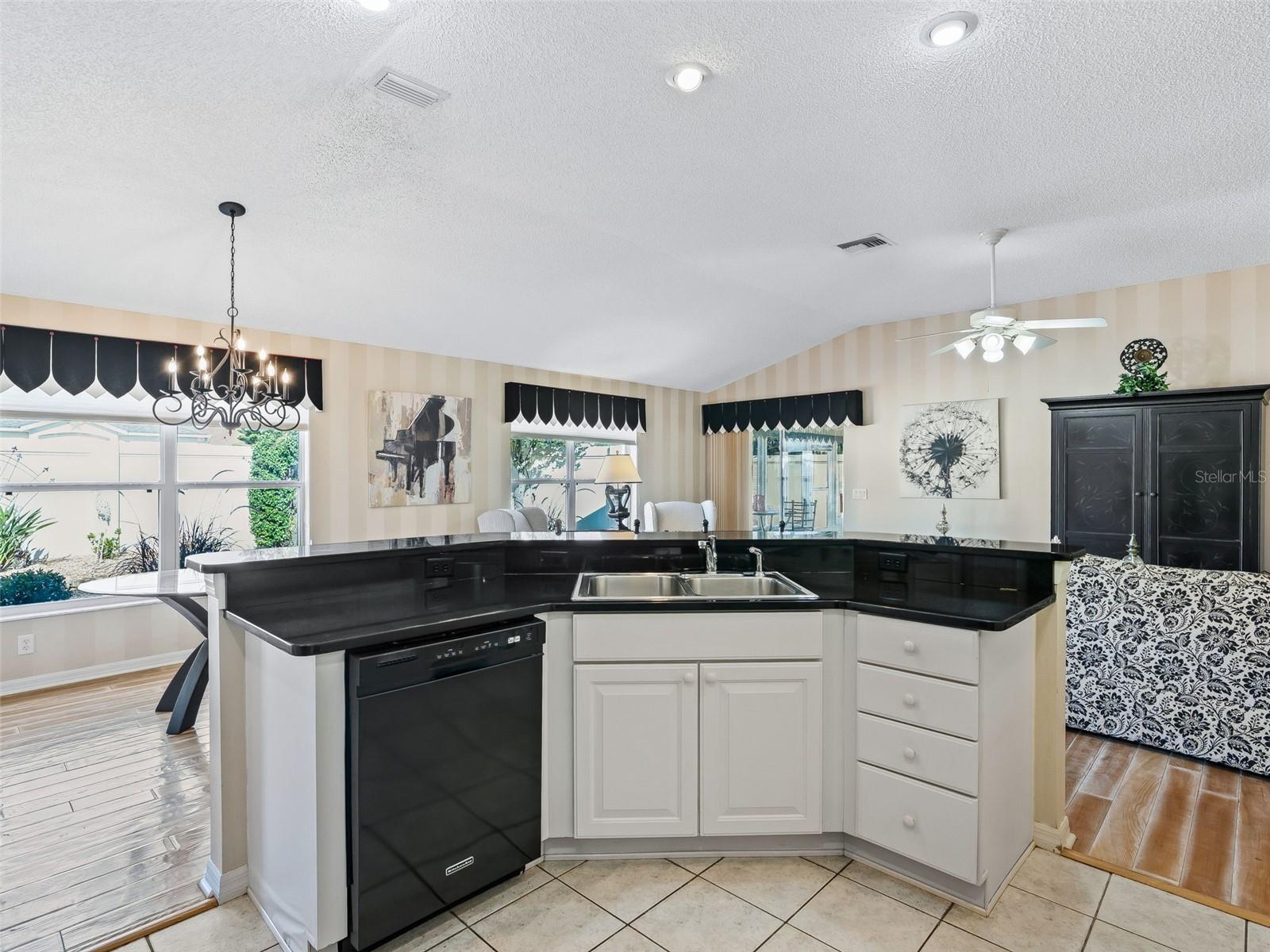 Image 11 of 37 For 2879 Remington Road