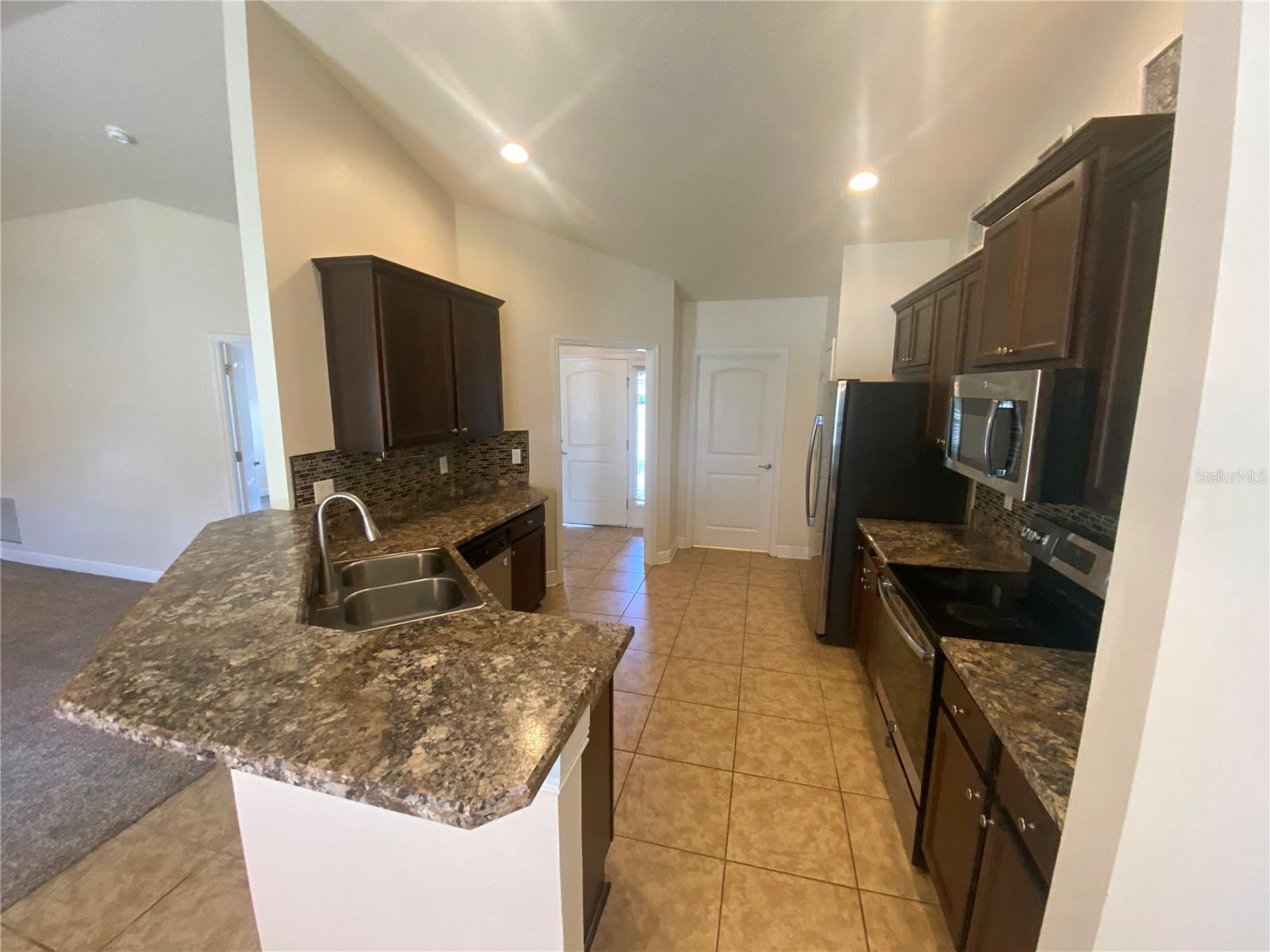 Image 6 of 18 For 2201 Angel Fish Loop