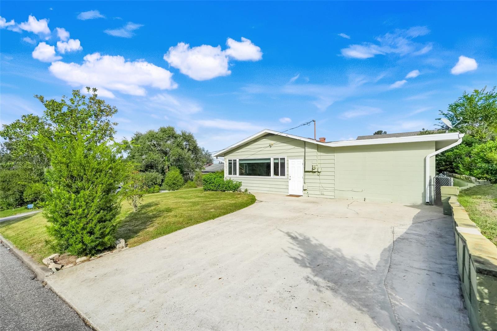 Image 6 of 54 For 495 Carroll Street