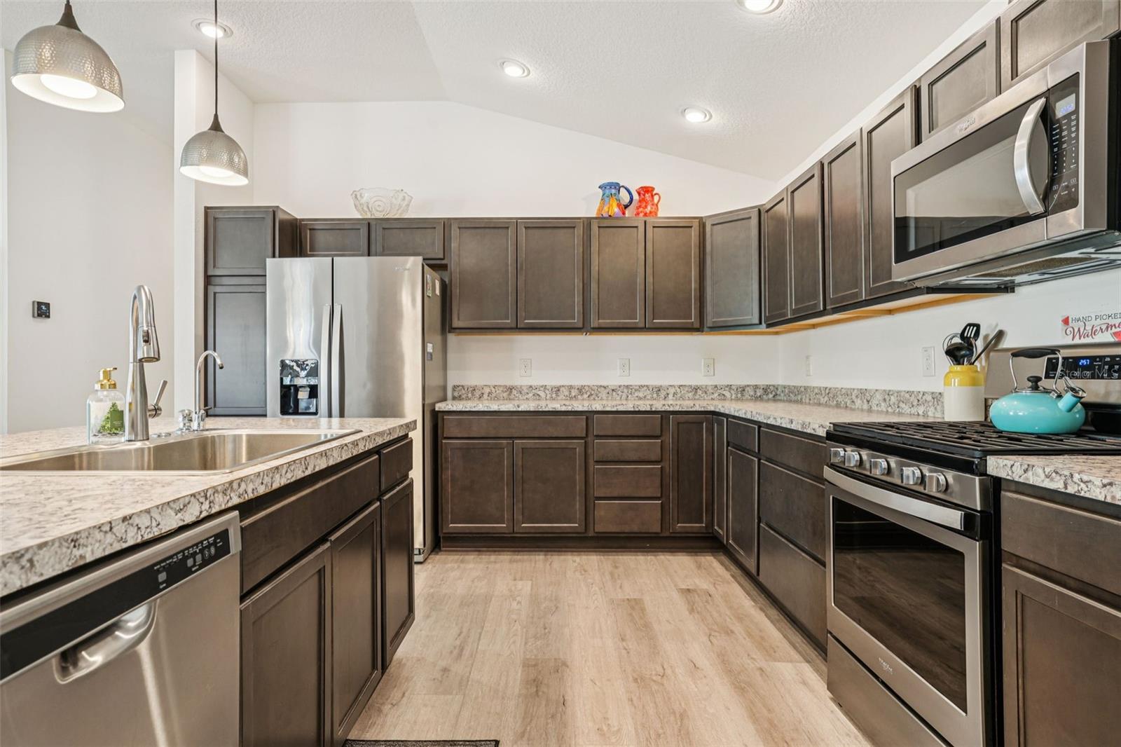 Image 16 of 39 For 2282 Sheehan Street