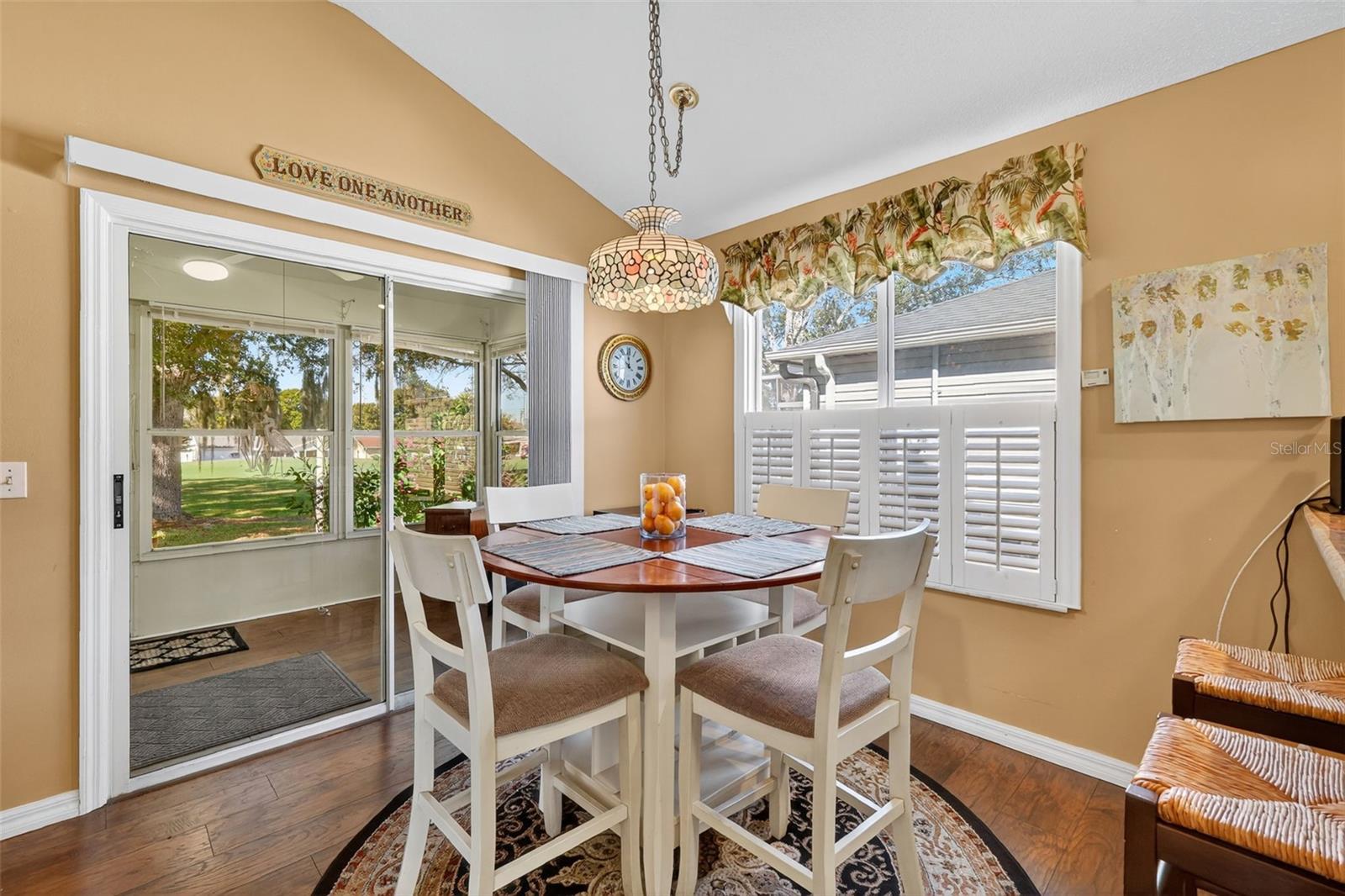 Image 12 of 25 For 931 Oleander Street