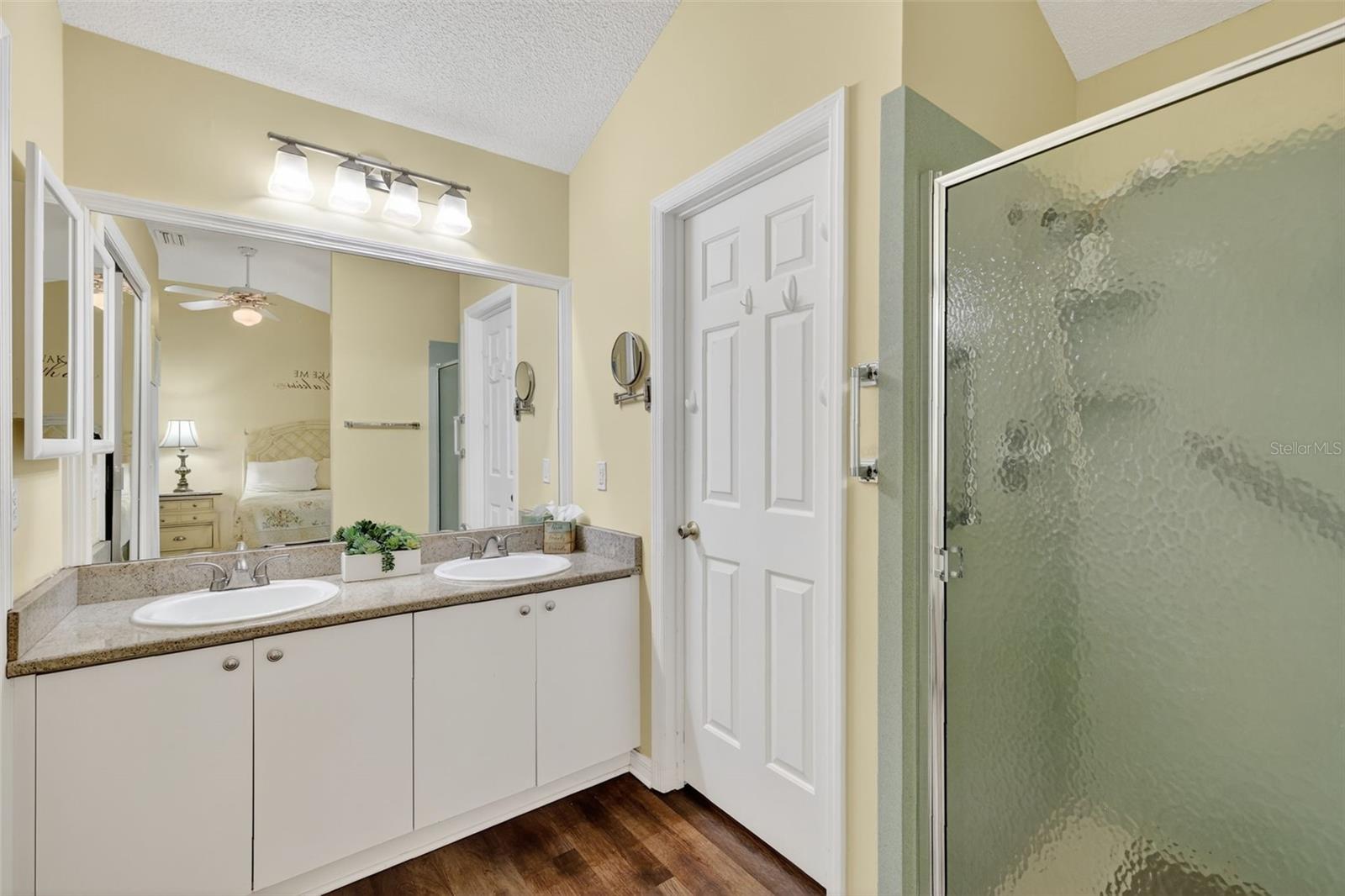 Image 15 of 25 For 931 Oleander Street