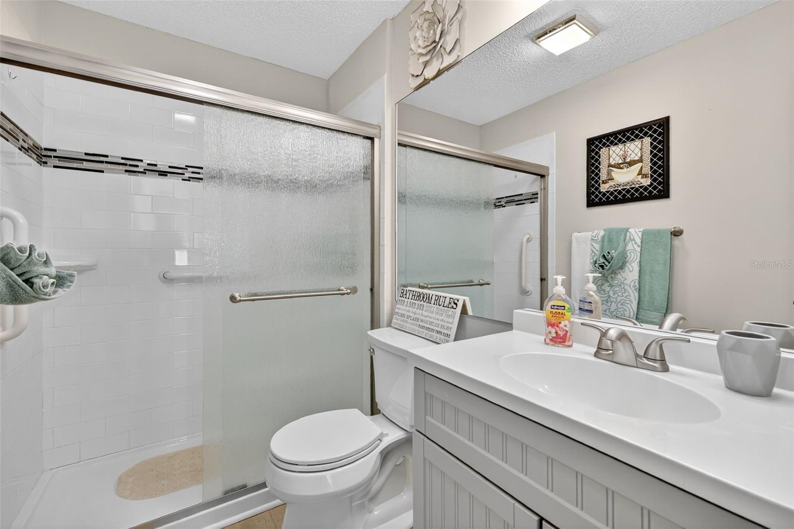 Image 18 of 25 For 931 Oleander Street