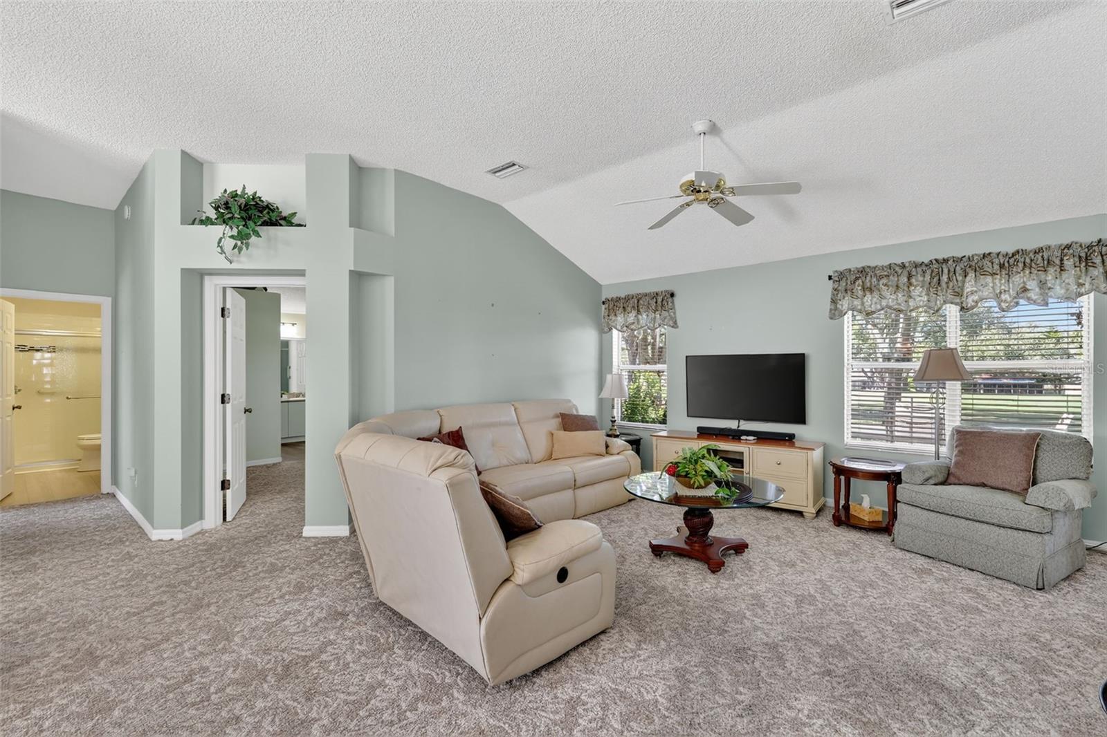 Image 4 of 25 For 931 Oleander Street