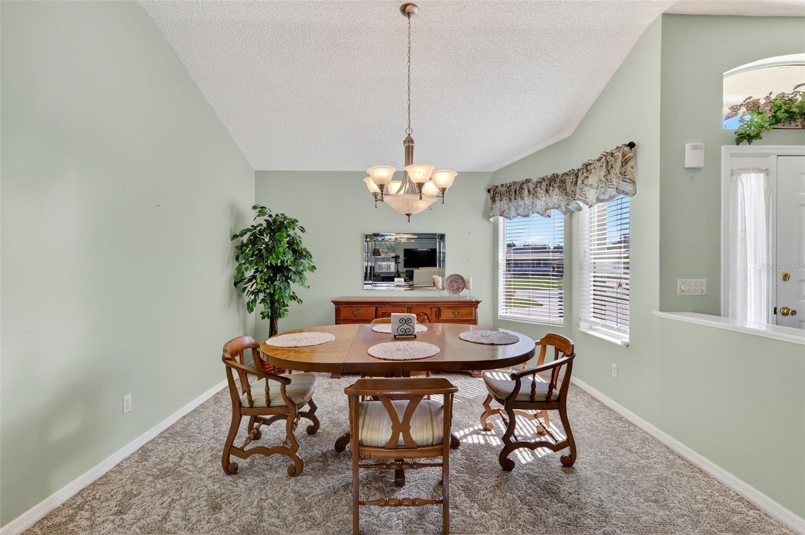 Image 7 of 25 For 931 Oleander Street