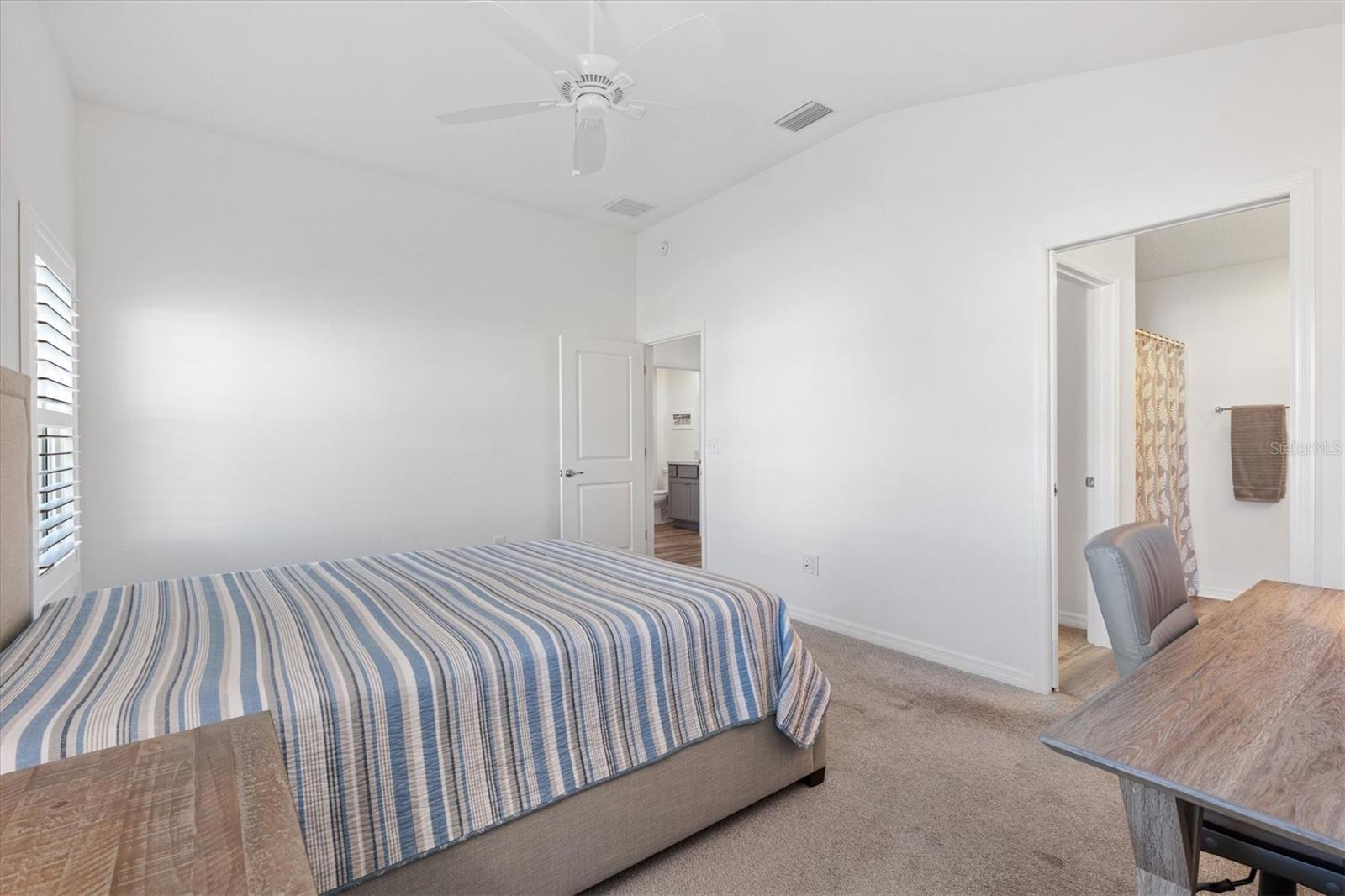 Image 18 of 36 For 2865 Judah Street