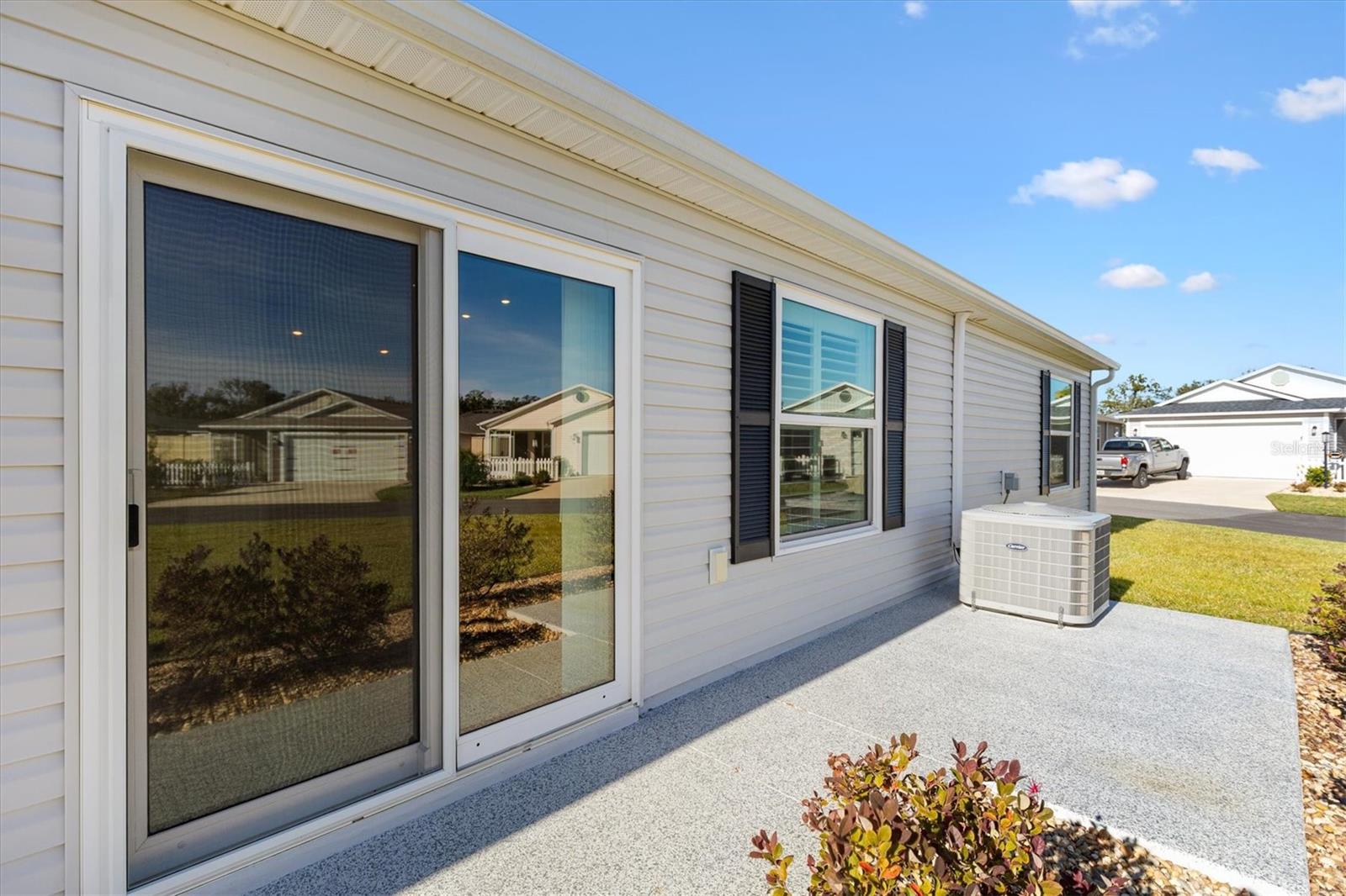 Image 24 of 36 For 2865 Judah Street