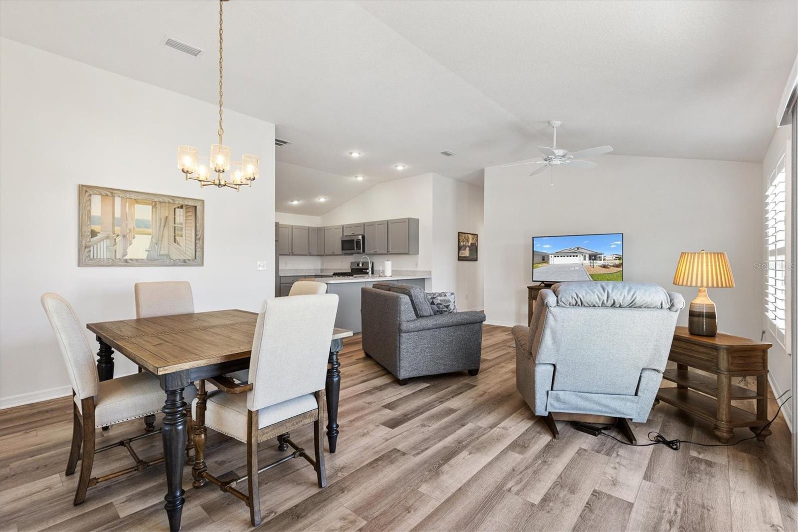 Image 6 of 36 For 2865 Judah Street