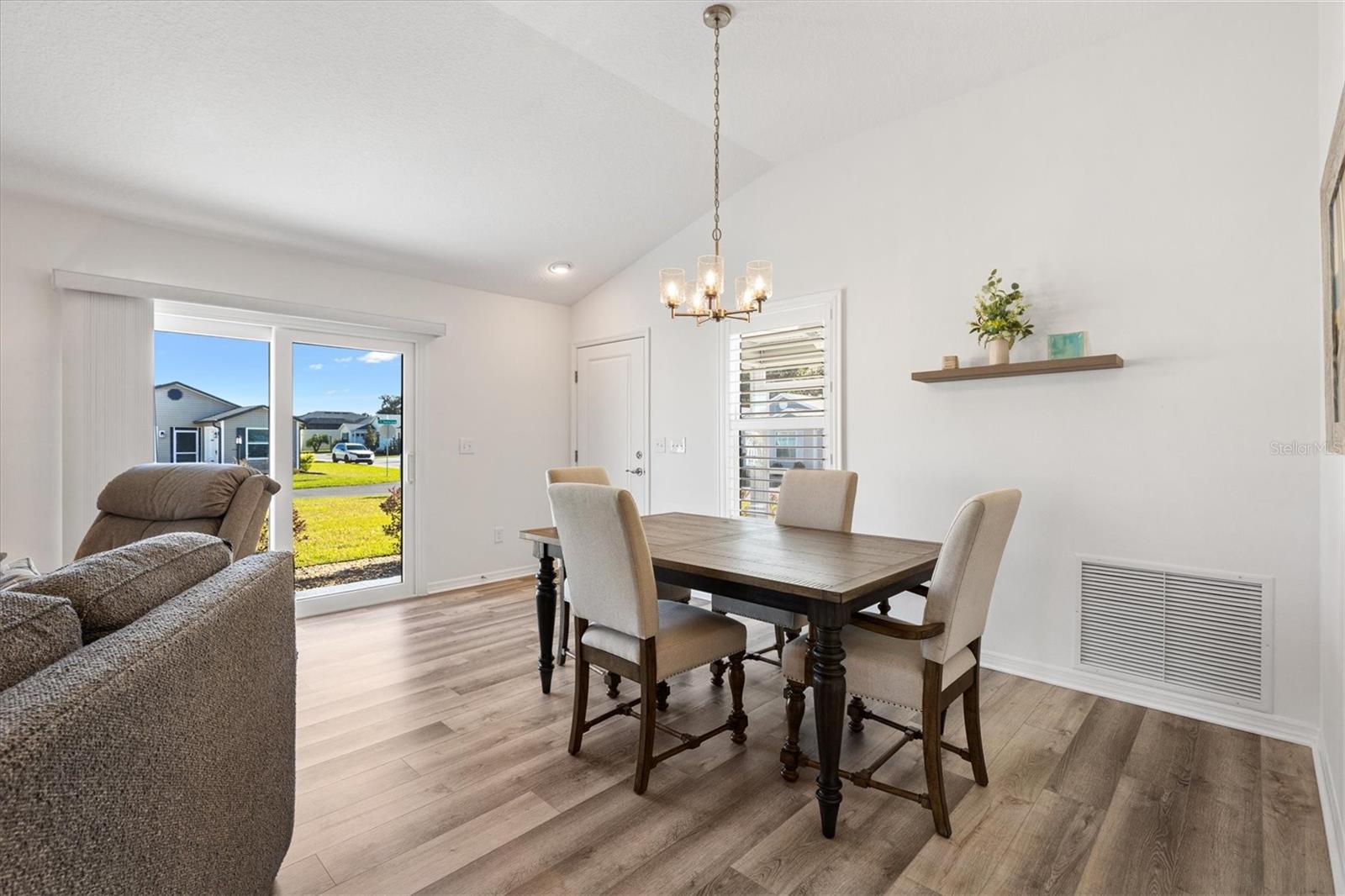 Image 8 of 36 For 2865 Judah Street