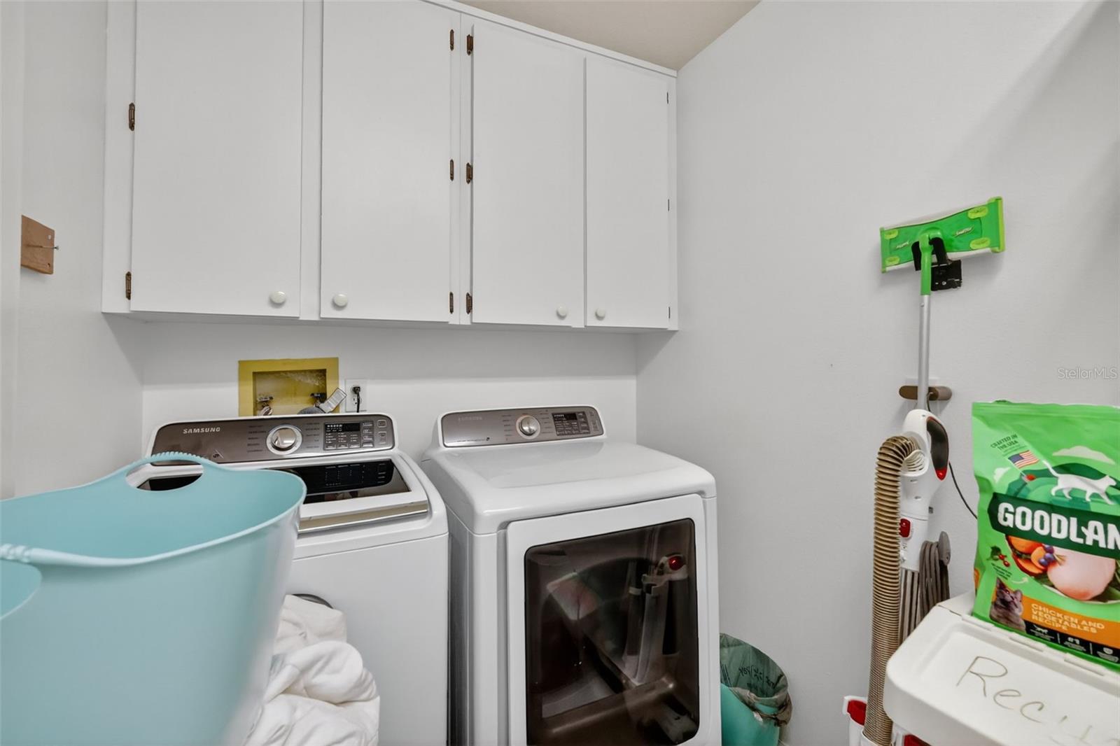 Image 19 of 36 For 14823 Green Valley Boulevard