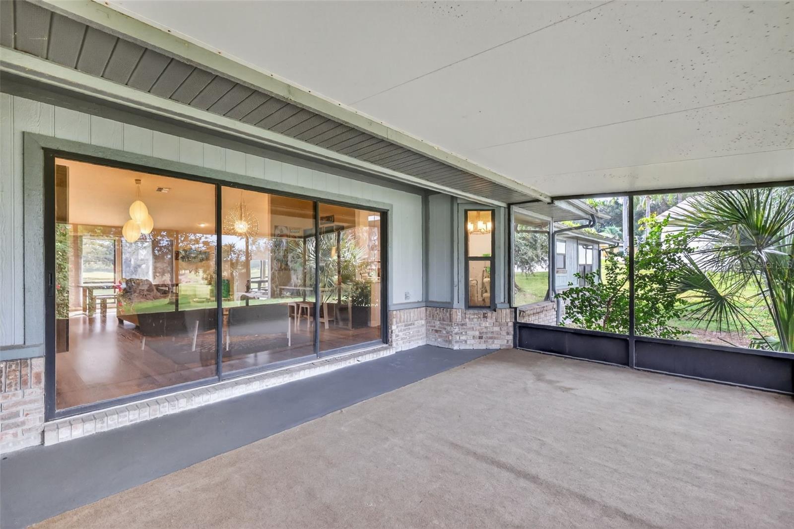 Image 28 of 36 For 14823 Green Valley Boulevard