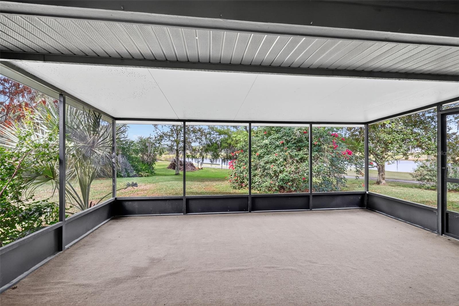 Image 29 of 36 For 14823 Green Valley Boulevard