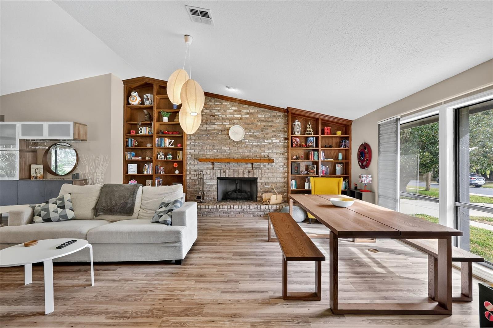 Image 7 of 36 For 14823 Green Valley Boulevard