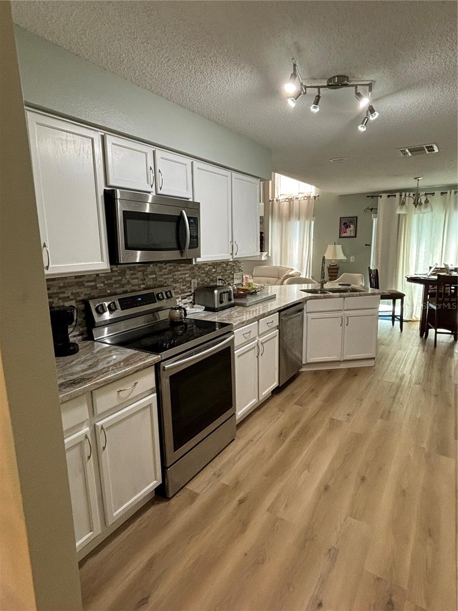 Image 7 of 24 For 1008 Woodsong Way