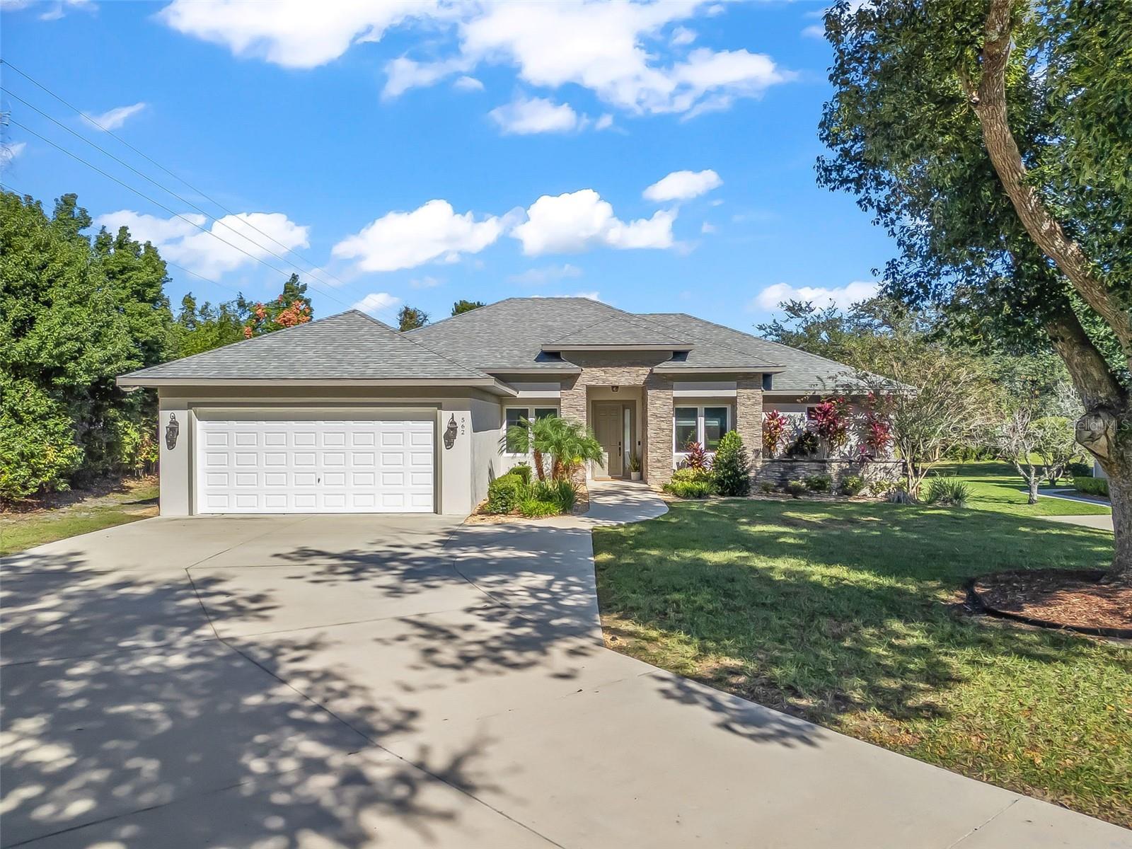 Details for 562 Dowling Circle, LADY LAKE, FL 32159