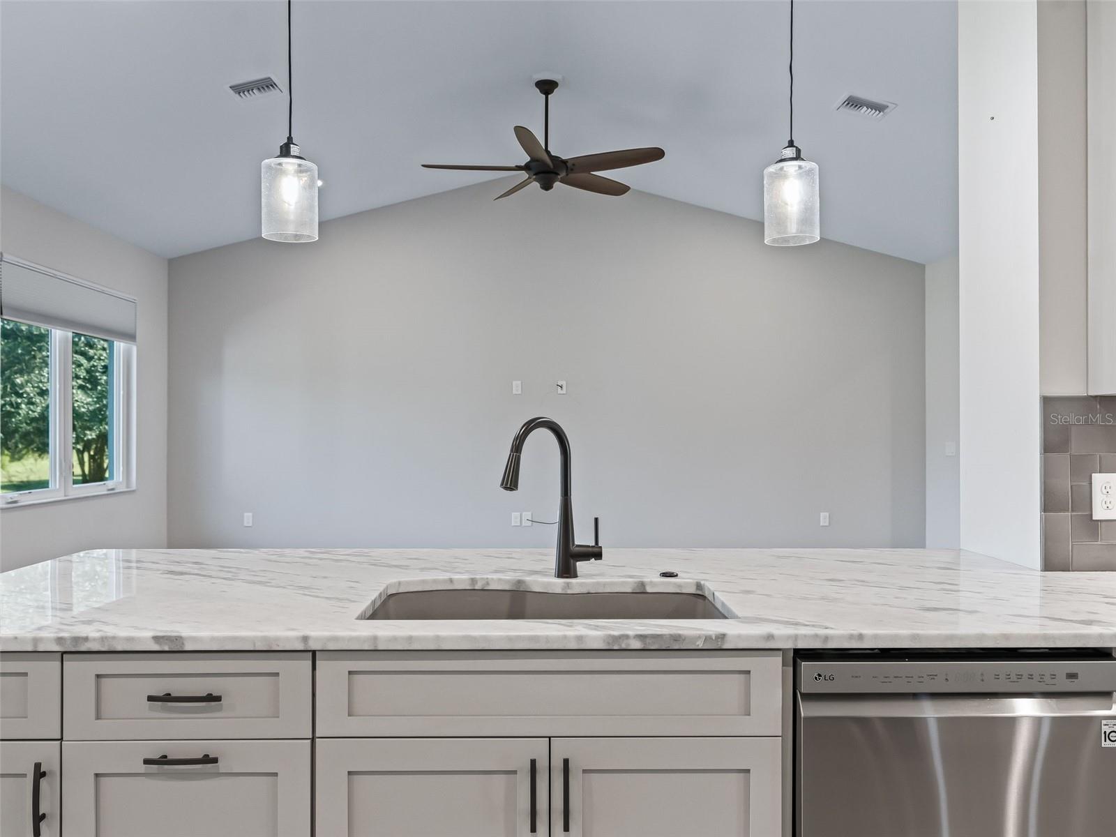 Image 17 of 62 For 562 Dowling Circle