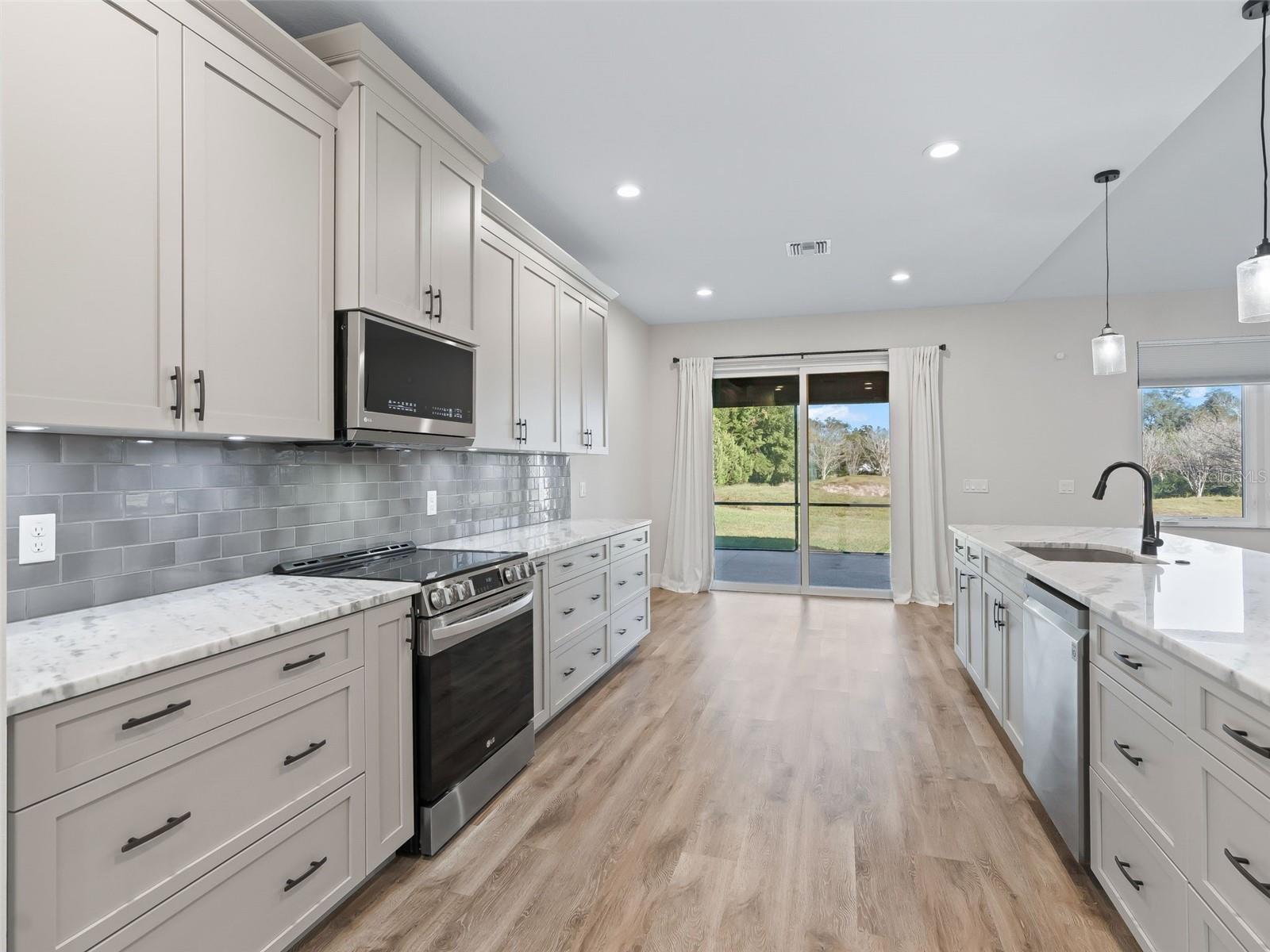 Image 18 of 62 For 562 Dowling Circle