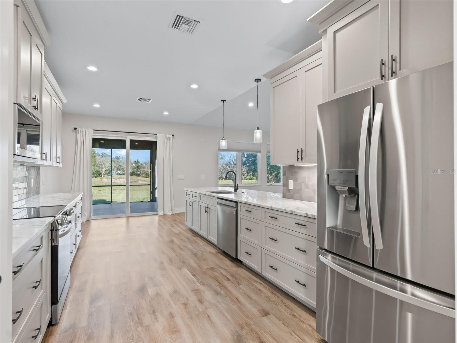 Image 19 of 62 For 562 Dowling Circle